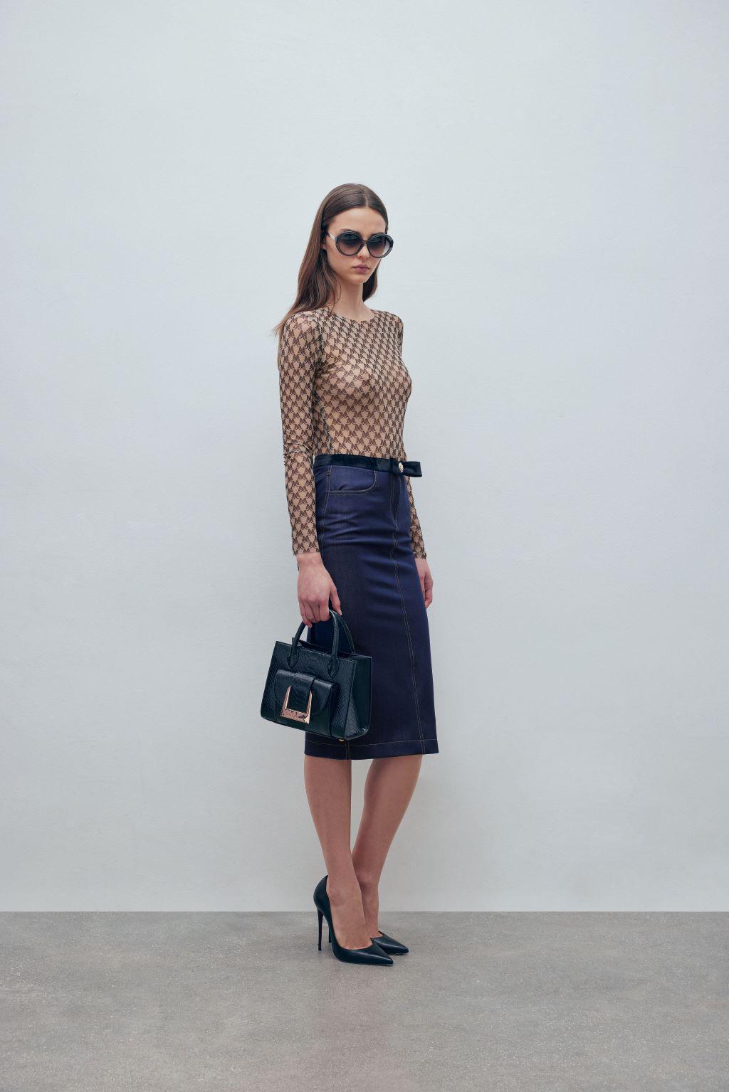 Body stampato in microrete elastica