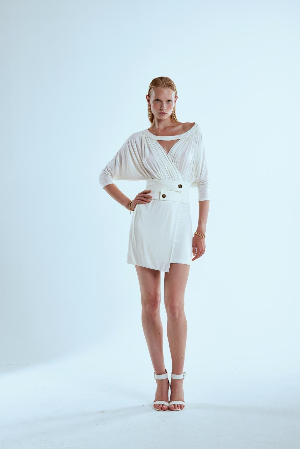 Mini dress drappeggiato con manica pipistrello in jersey - Monique Garçonne